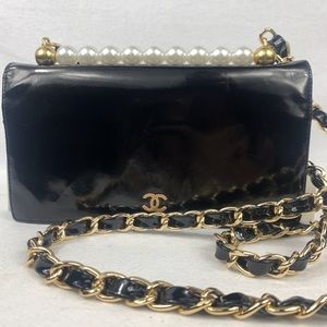 CHANEL Patent Leather Wallet & Pearl Crownw/ Chain